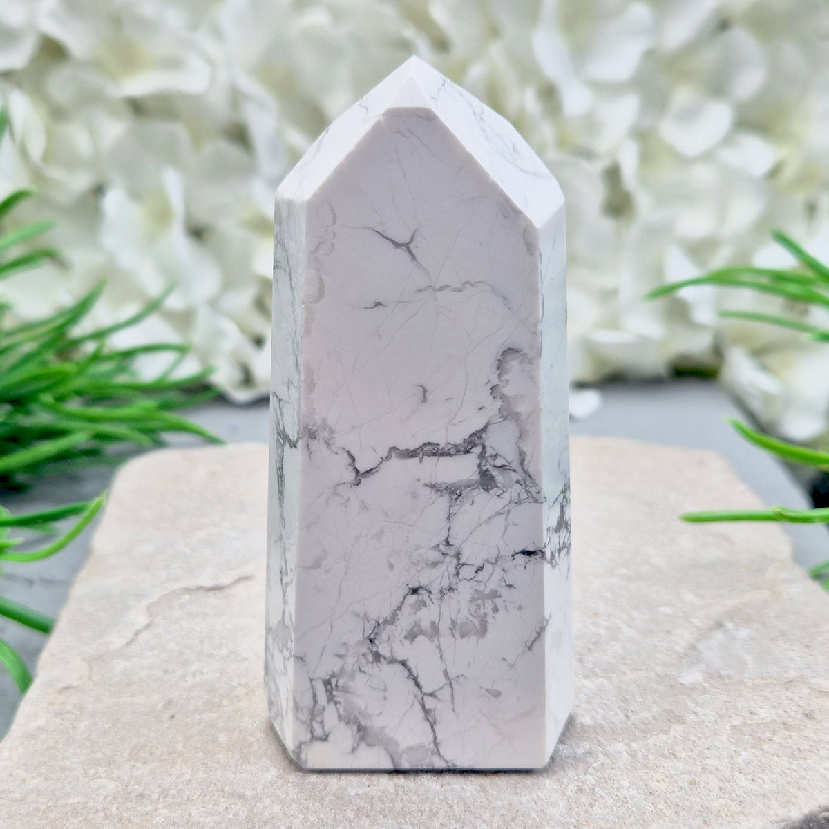 Howlite Crystal Point, Crystal Tower