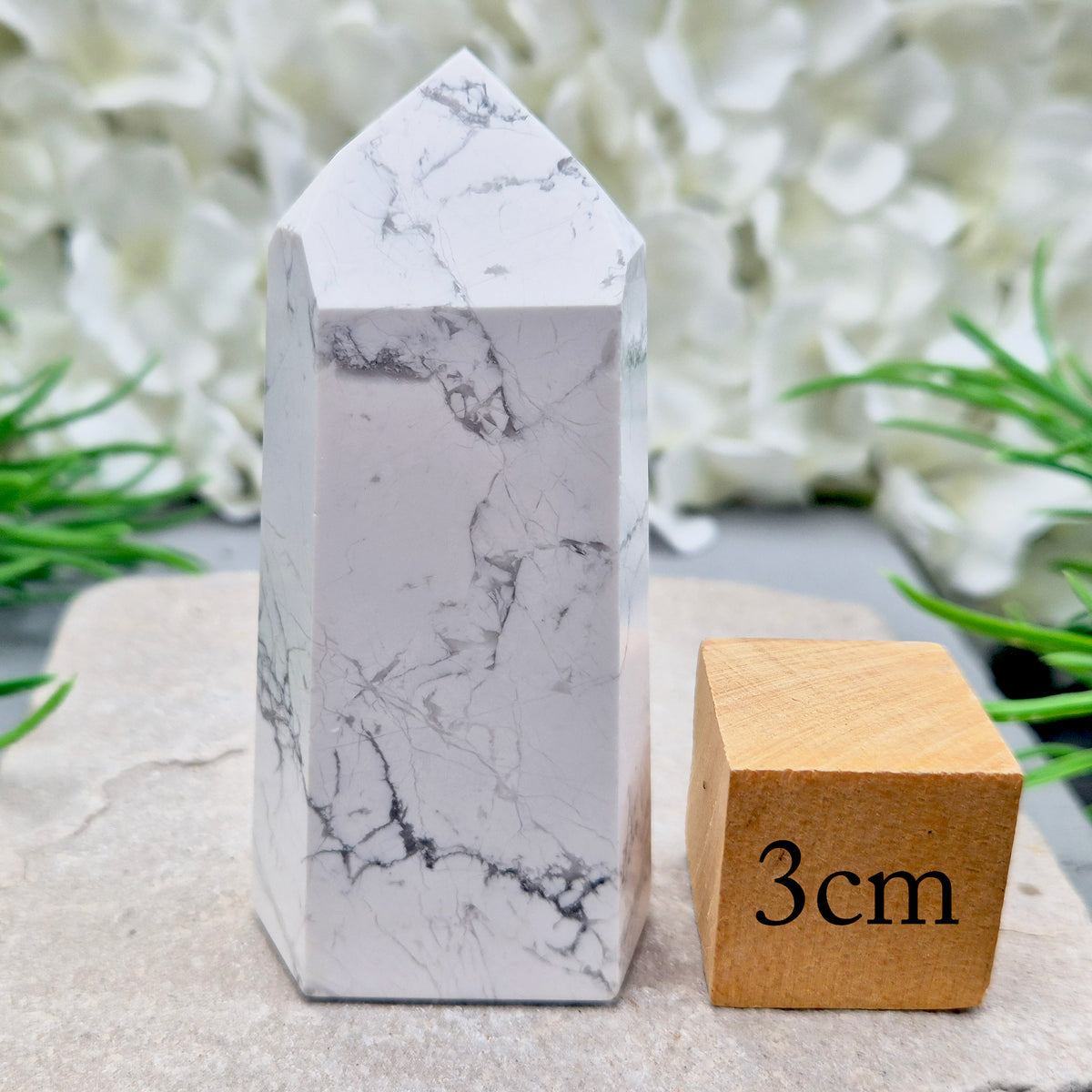 Howlite Crystal Point, Crystal Tower